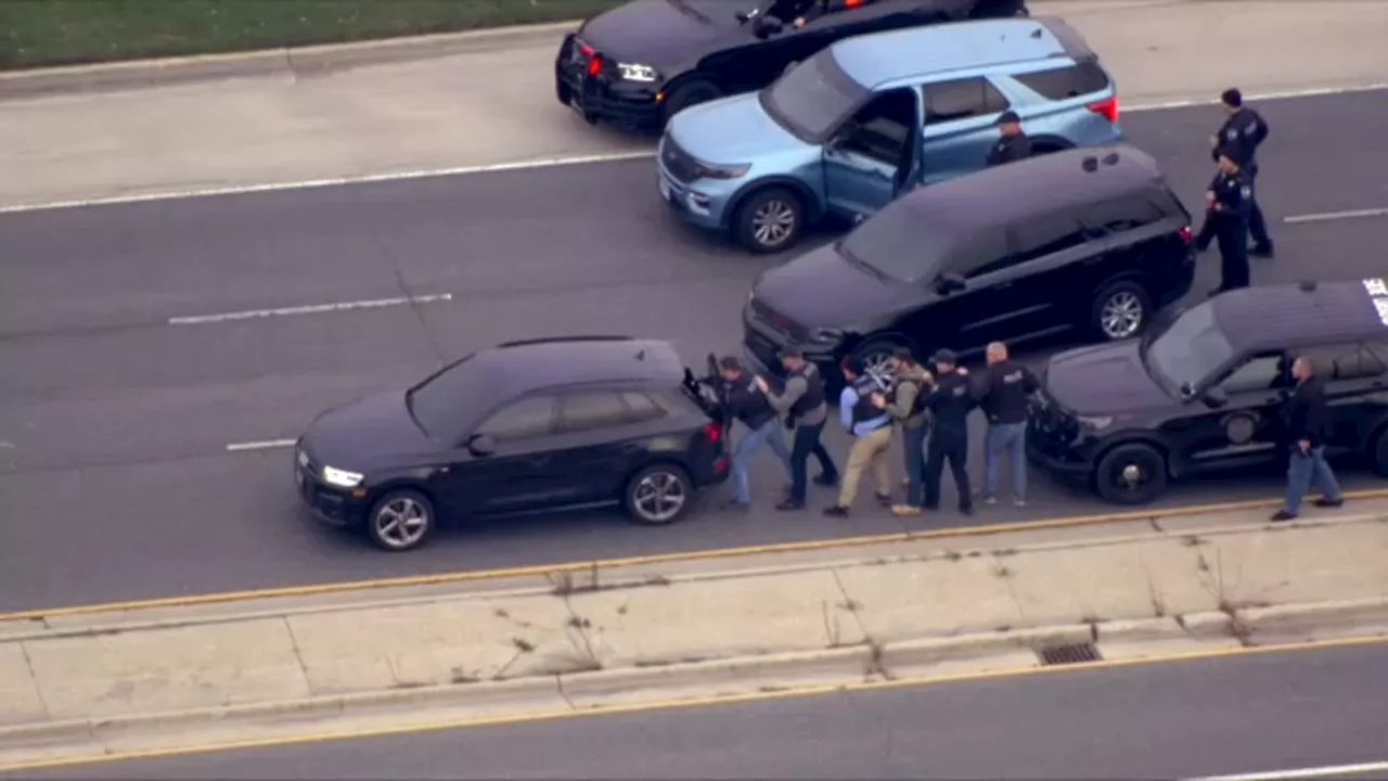 Retail burglary suspect arrested after crash, police standoff blocks road near Oakbrook Center mall