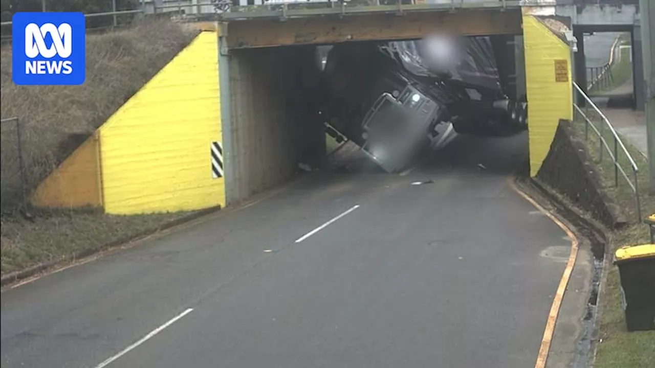 Authorities crackdown on drivers with high loads after Queensland rail bridges struck almost 400 times in a year