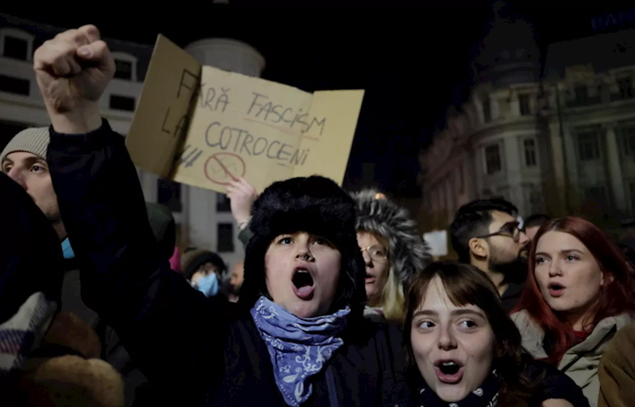 Antifascisti a Bucarest contestano Calin Georgescu