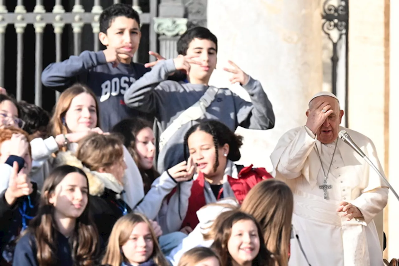 Papa Francesco all'udienza generale settimanale in Vaticano