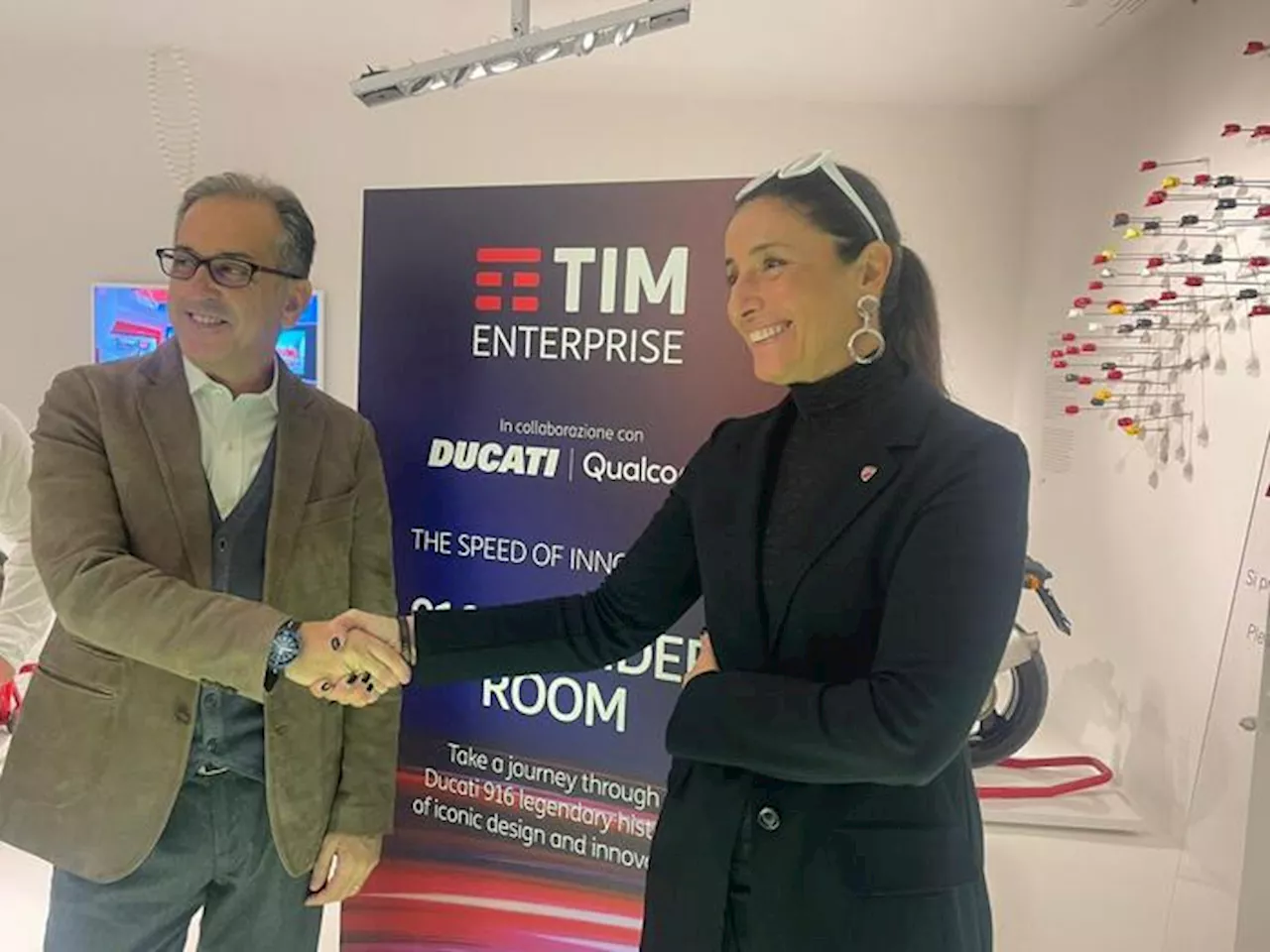 Tim apre il box Ducati ai fan con 5G e realtà virtuale