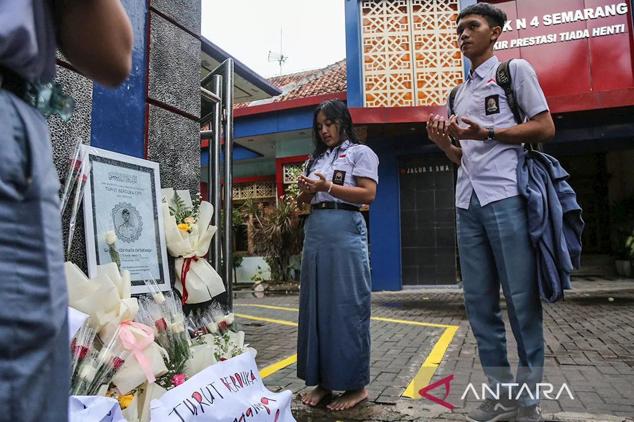 Aliansi Masyarakat Peduli Kota Semarang Demo di SMK Negeri 4 Semarang Setelah Penembakan oleh Polisi