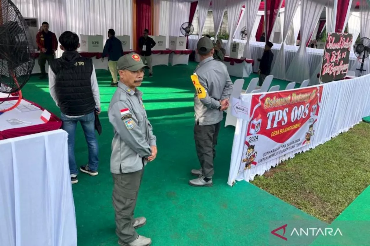 Prabowo Subianto Siap Mencoblos di TPS 08, Desa Bojong Koneng