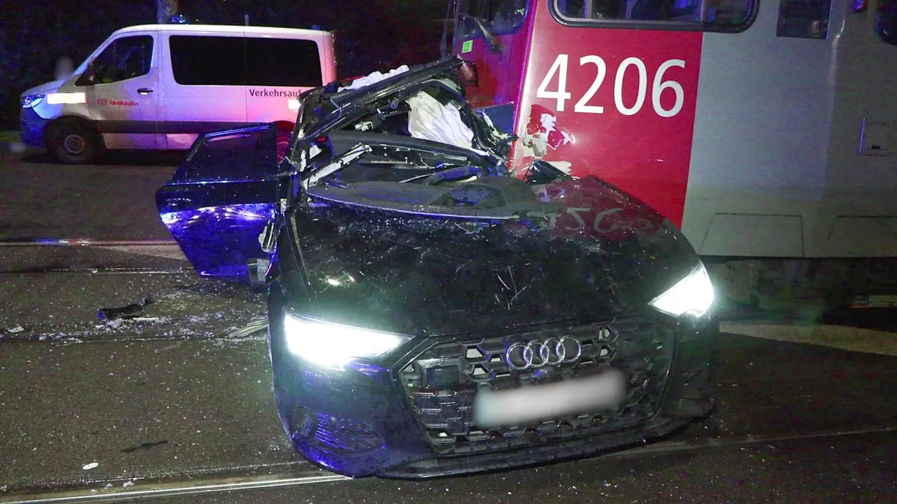 Audi-Fahrer Wendet auf Schienen und Kommt Um - Vierte schwerer Unfall in einer Woche