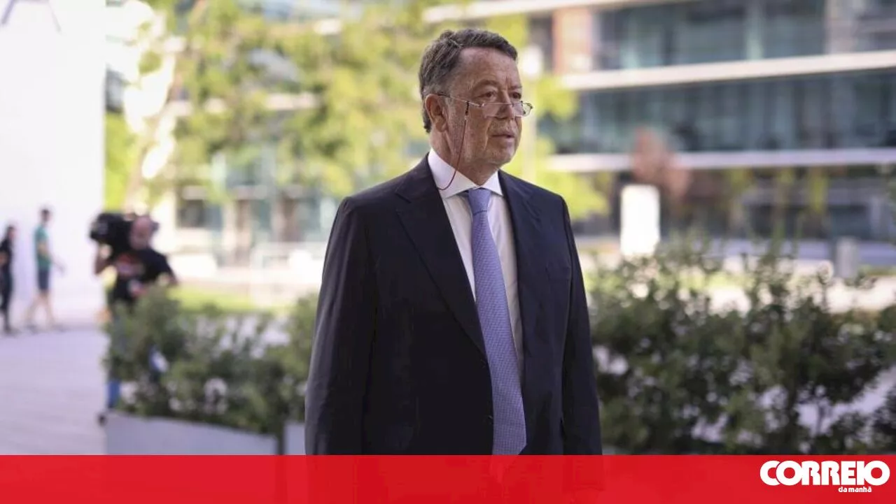 Juíza retira-se de processo contra Manuel Pinho