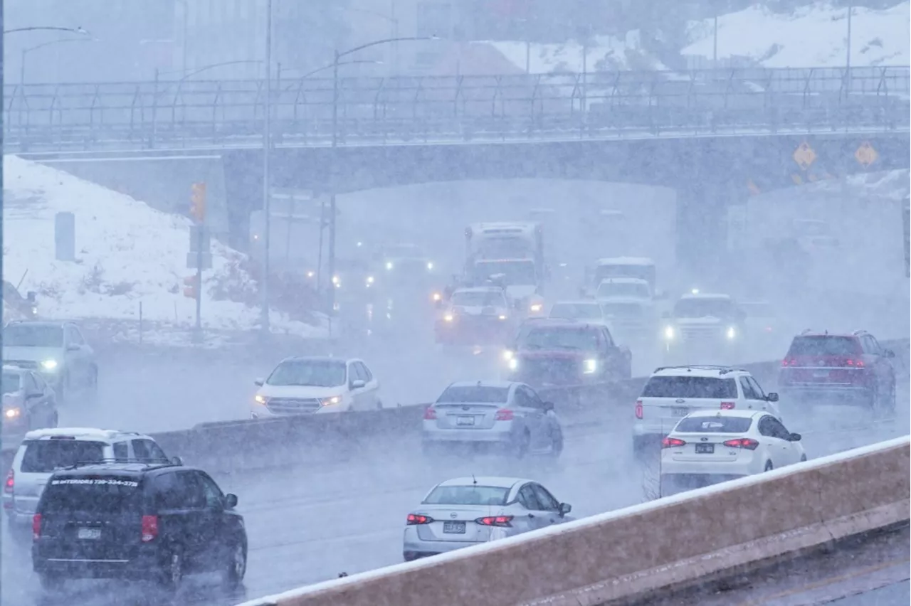 Colorado road conditions: Heavy snowfall shuts down mountain roads Wednesday morning, moves into Denver