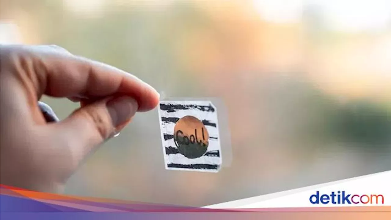 7 Cara Mudah Bersihkan Sisa Stiker di Berbagai Permukaan Benda