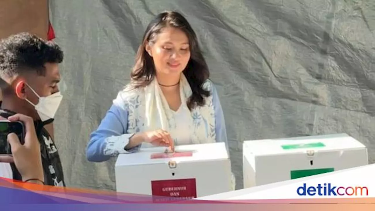 Cagub Malut Sherly Tjoanda Nyoblos di Ternate: Kita Rayakan Pesta Demokrasi