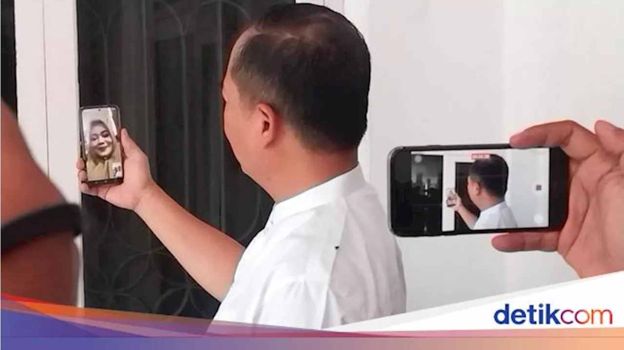 Iqbal Video Call Bareng Dinda Jelang Nyoblos