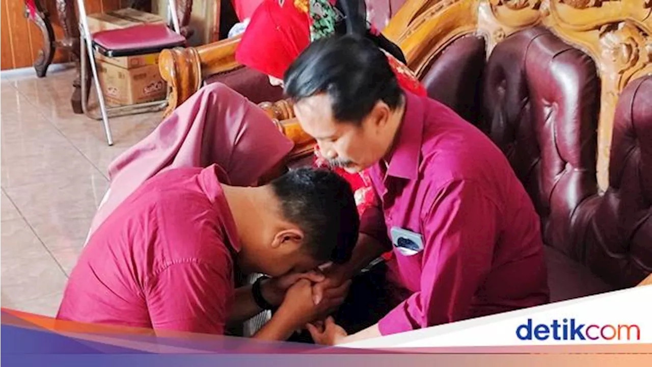 Paslon Hamenang-Benny Sungkem Minta Restu ke Orang Tua Sebelum Nyoblos