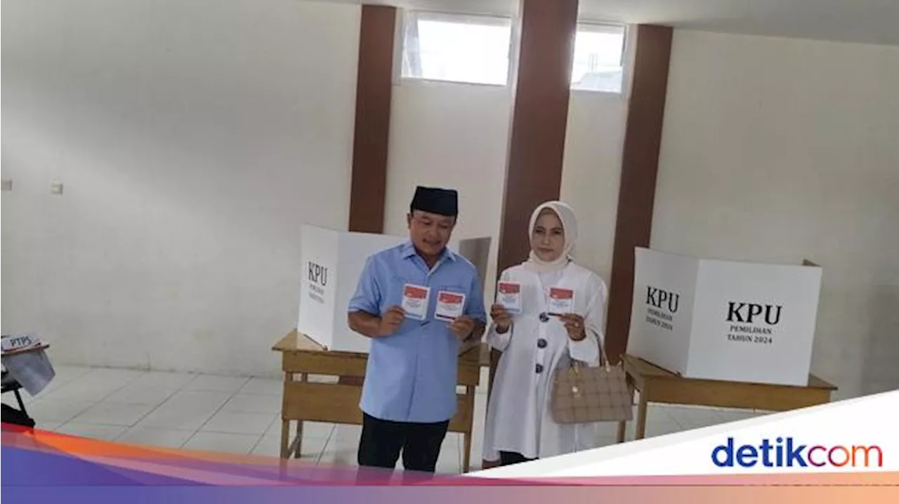 Pilbup Kuningan: Momen Paslon Nyoblos hingga Tanggapi Kampanye Hitam