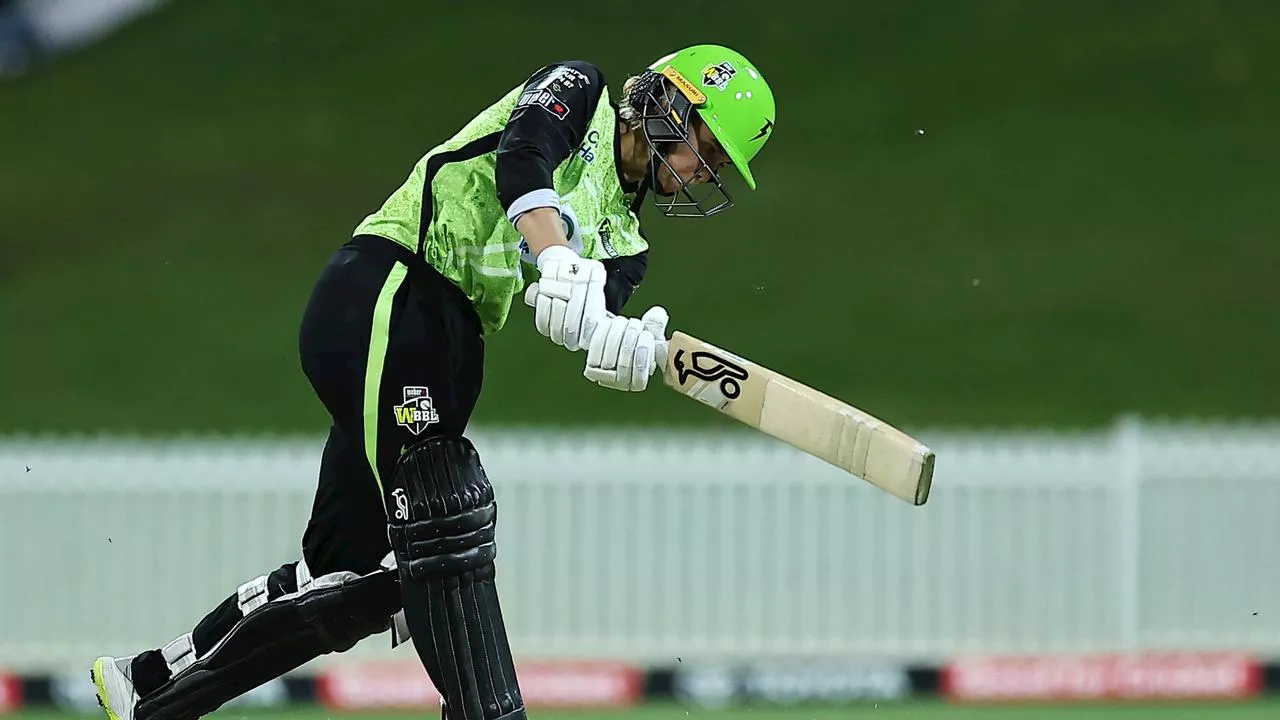 Phoebe Litchfield's Heroics Secure Sydney Thunder's Place in WBBL Finals