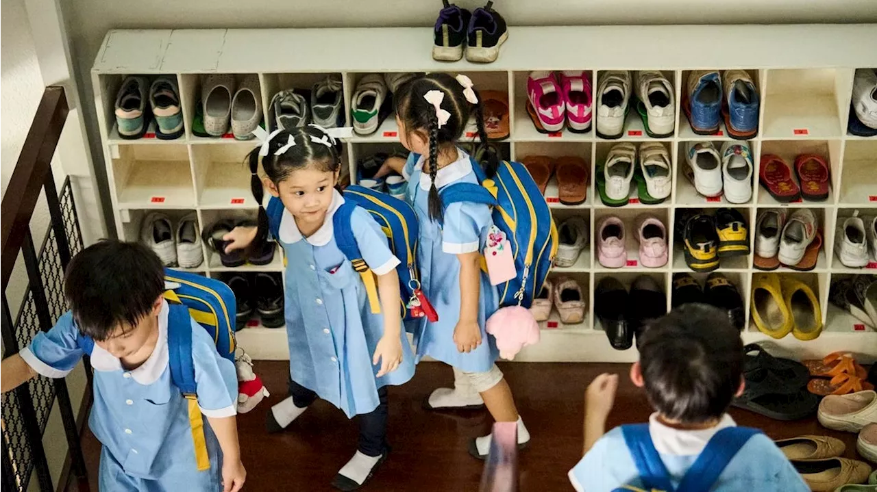  Du glaubst nie, wer hier 21 Kinderschuhe stibitzt