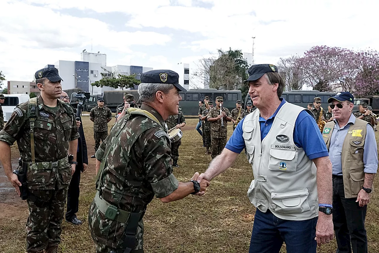 General próximo de Bolsonaro coordenou acampamento golpista com oficial da reserva