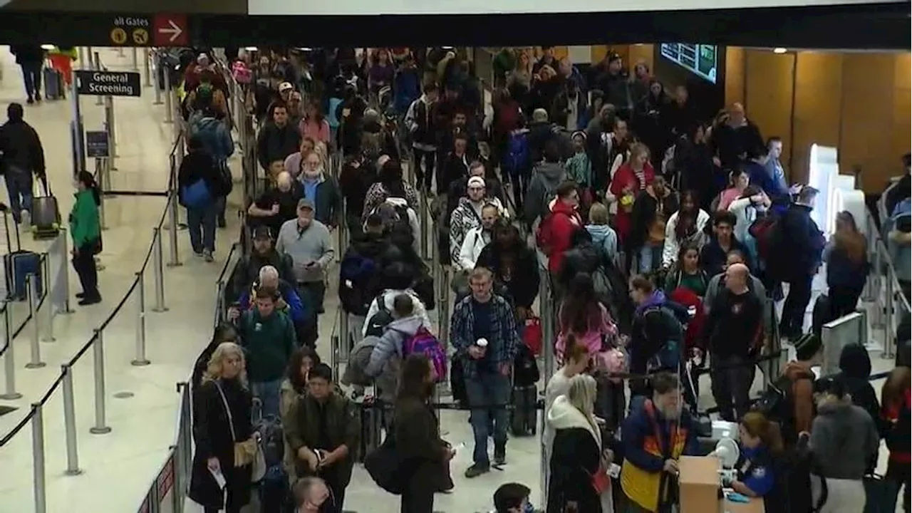 Holiday travel rush hits Seattle-Tacoma International Airport