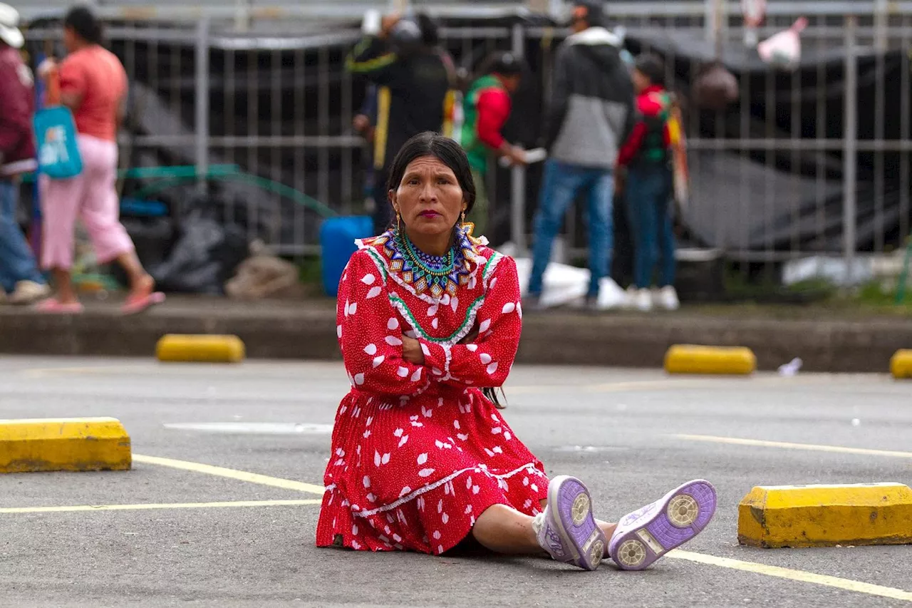 Des milliers d'indigènes à Bogota pour protester contre leur sort dans leur territoire