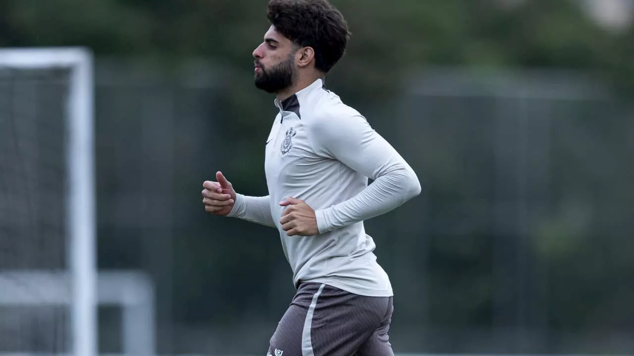 Yuri Alberto realiza atividade separada em treino do Corinthians