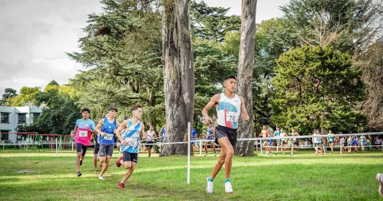 Es de Calamuchita, comenzó compitiendo en su colegio y ahora es atleta federado