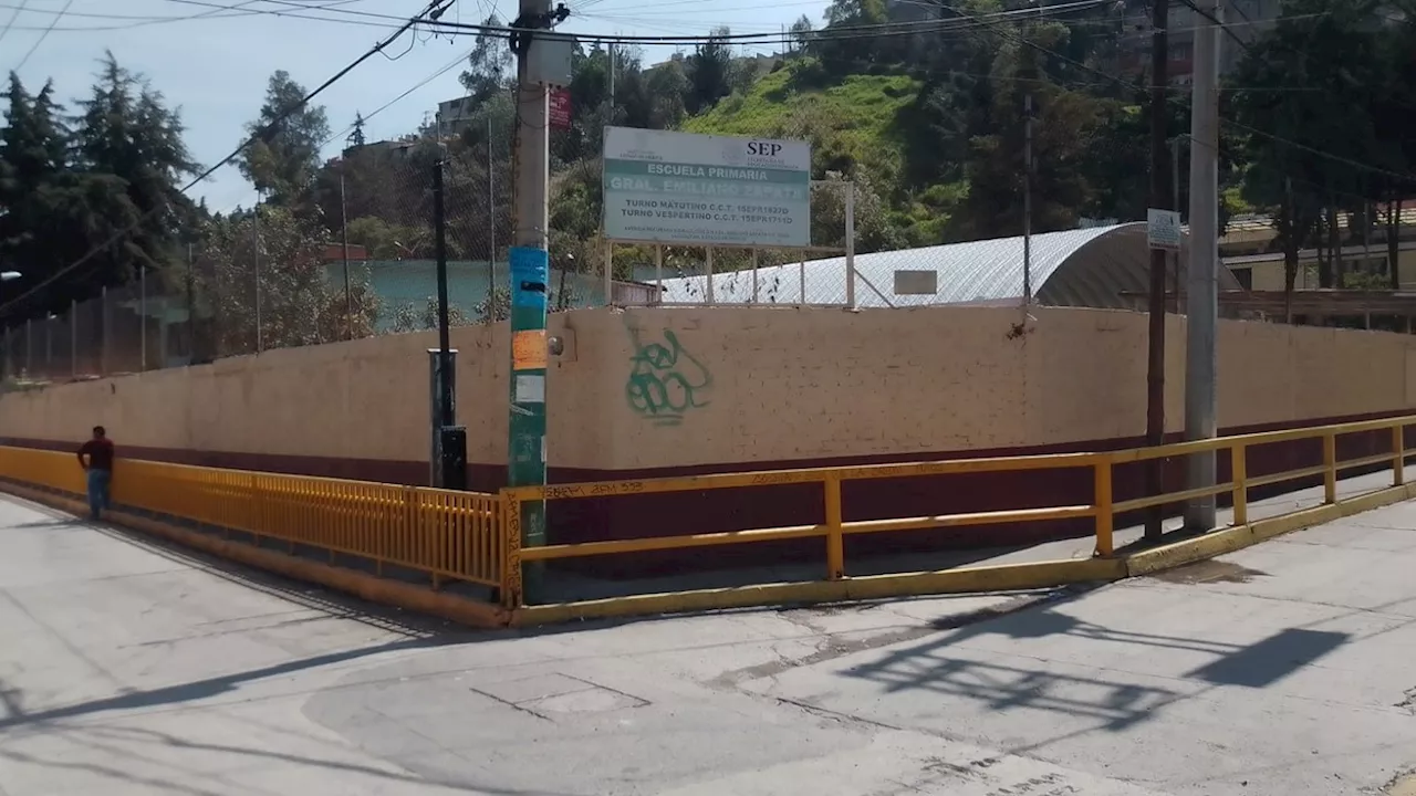 En Naucalpan, familias piden reapertura de escuelas cerradas por riesgo de deslave