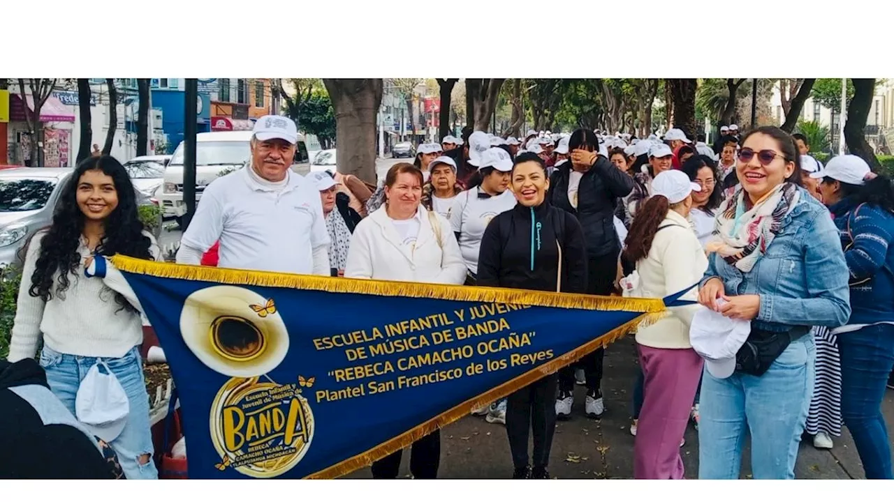 Escuela Rebeca Camacho Ocaña celebra a la Virgen de Guadalupe con una presentación musical