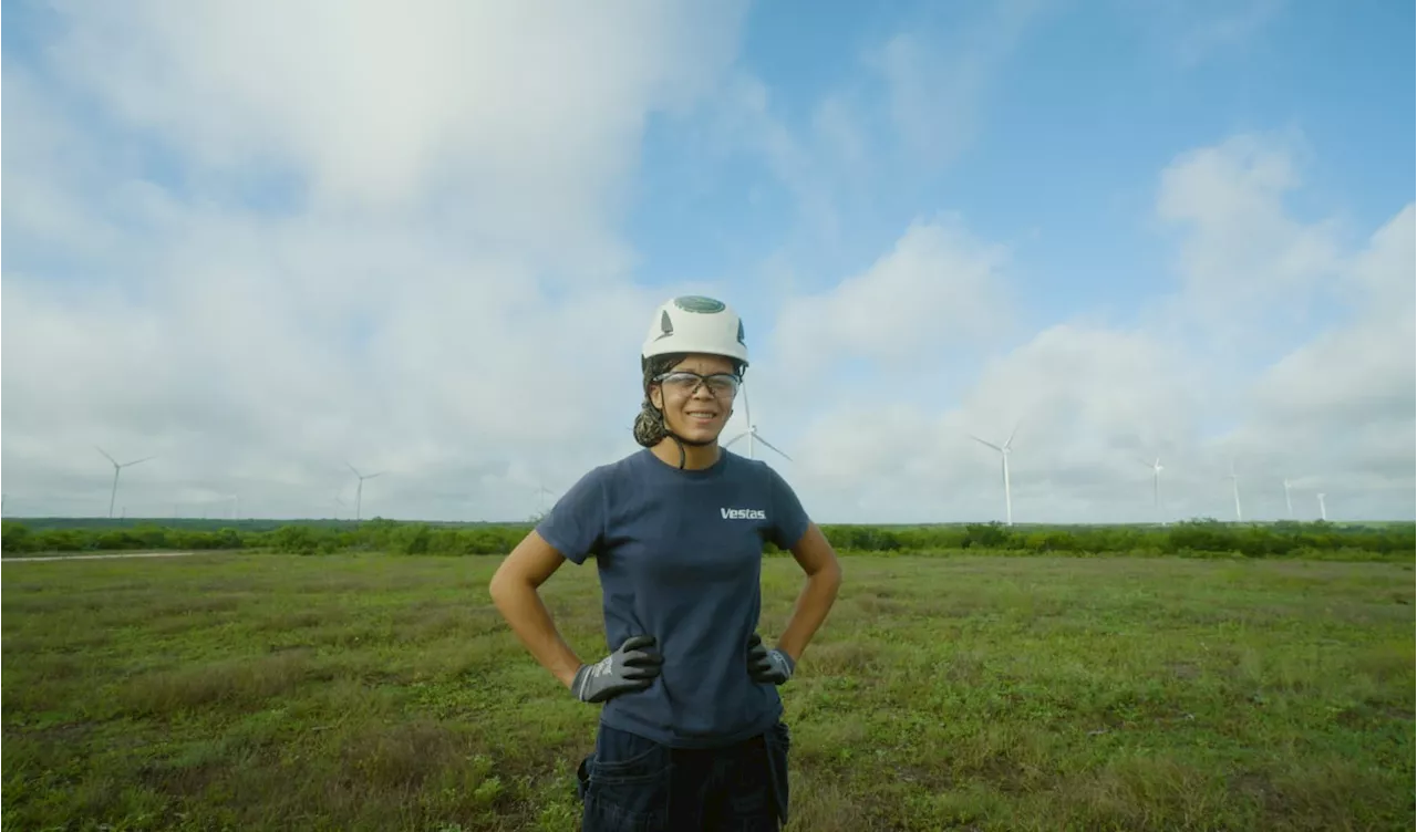 Wind Turbine Technician Climbs to New Heights, Earns $73,000 Yearly