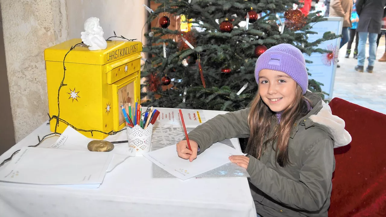 Adventsfeier in Pöggstall: Kinder Briefe an das Christkind und Weihnachtsmann