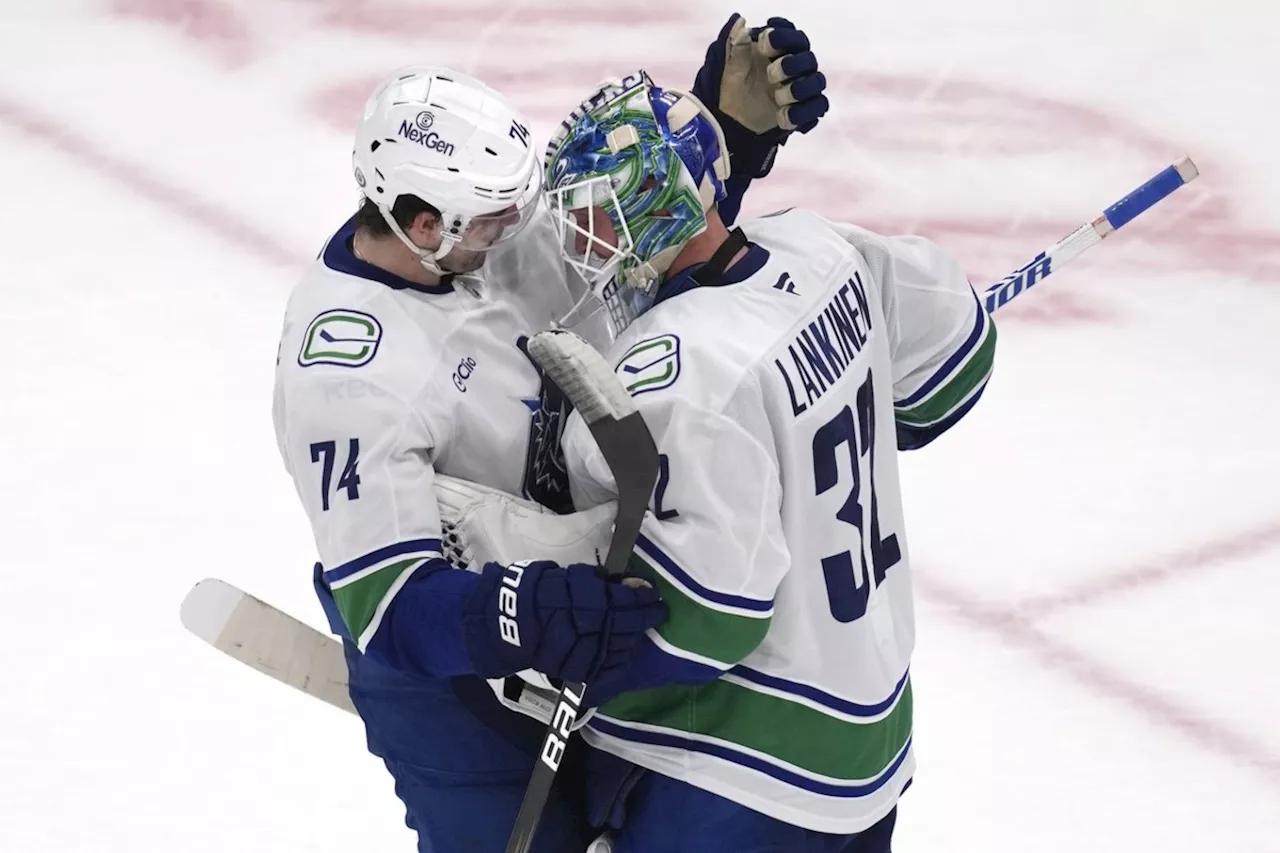 Lankinen stops 32 shots, Vancouver Canucks shut out Boston Bruins 2-0