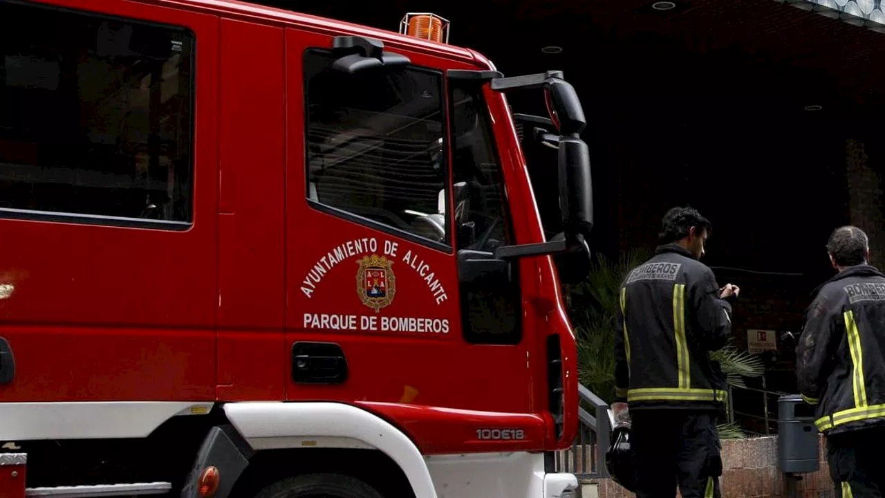 Varios heridos tras una fuerte explosión en una nave de un polígono industrial de Ibi, Alicante