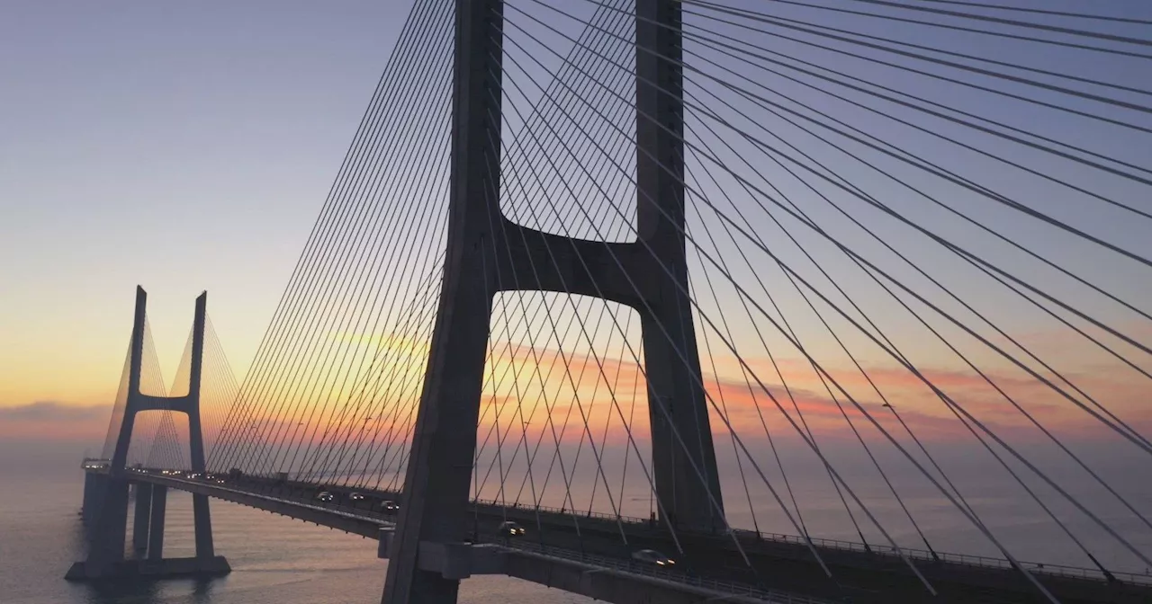 Acidente com 12 veículos faz vários feridos na Ponte Vasco da Gama