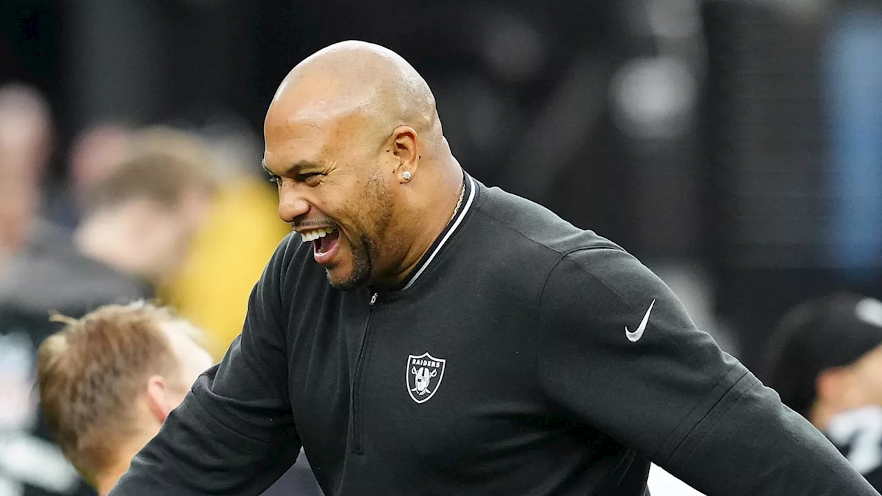 WATCH: Raiders' Antonio Pierce Names Starting QB, Previews Chiefs