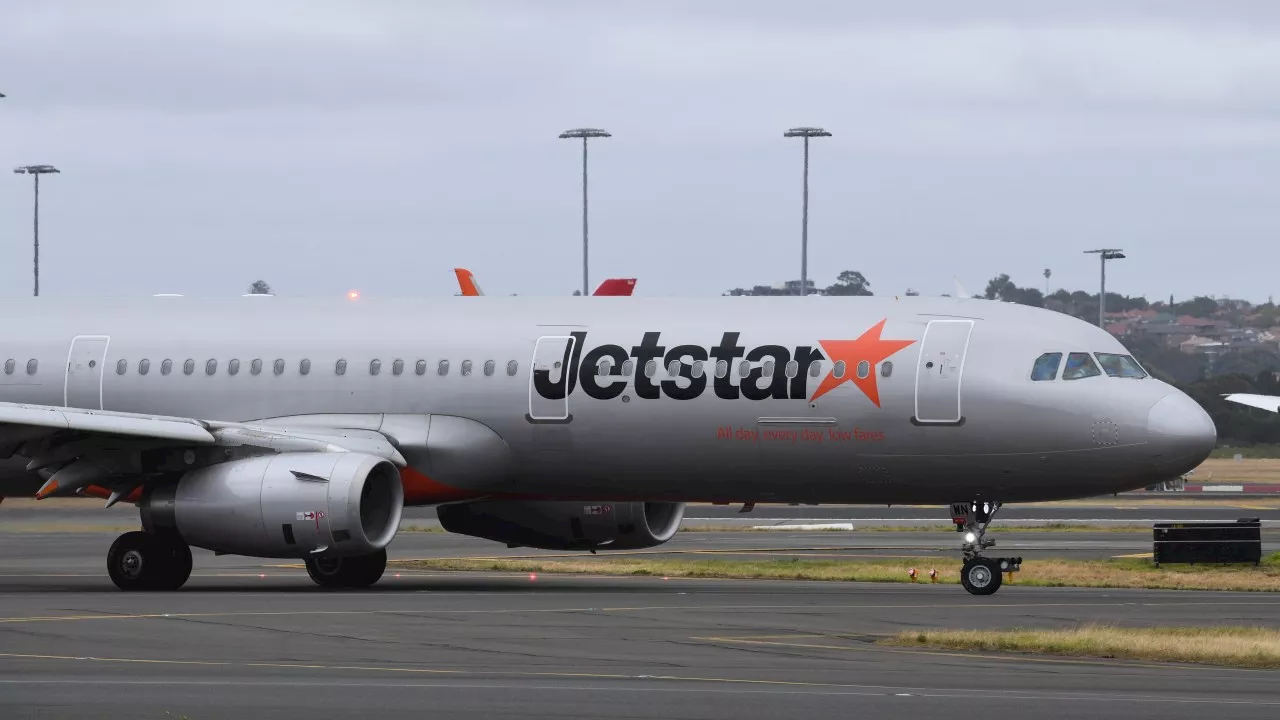 Major delays at Sydney Airport following emergency landing