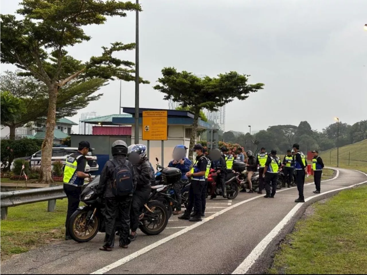 Johor Road Transport Department's Special Operation Reveals Low Compliance Among Motorcyclists