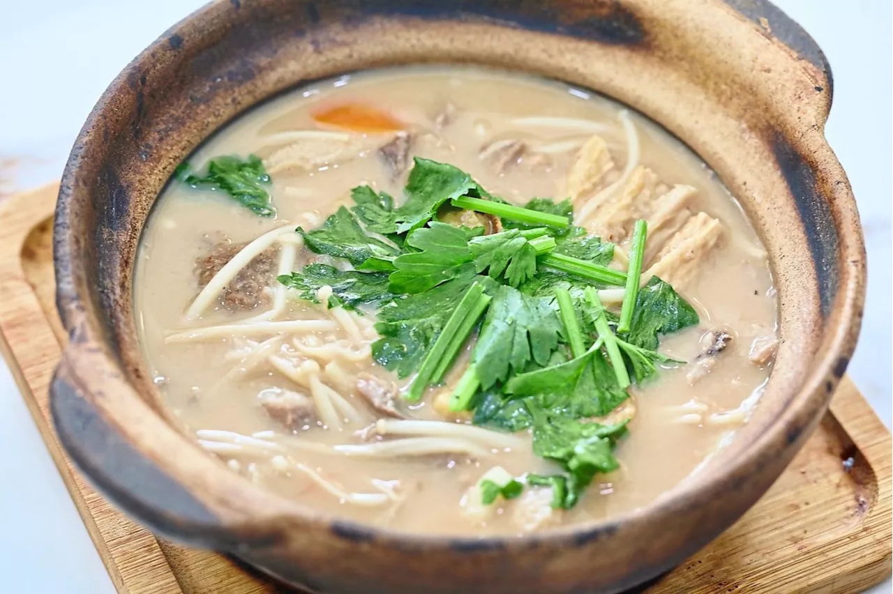 This 'yang kut teh' combines bak kut teh and China-style lamb brisket pot