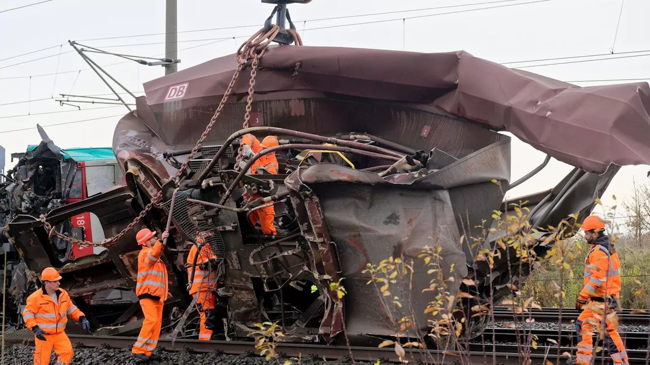 Bahn: Noch wochenlange Bahn-Einschränkungen nach Güterzug-Unfall