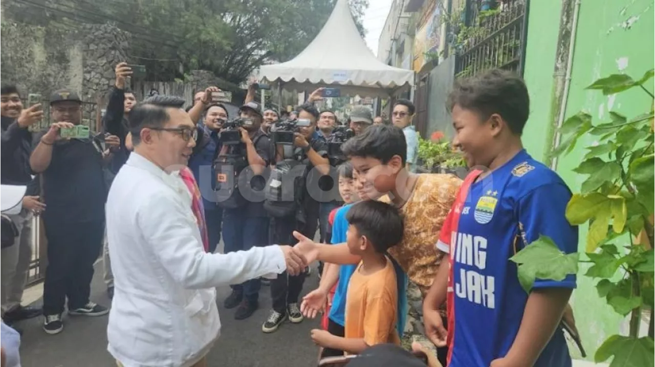 Cagub Jakarta Ridwan Kamil Kaget Bertemu Bocah Berjersey Jakmania-Viking