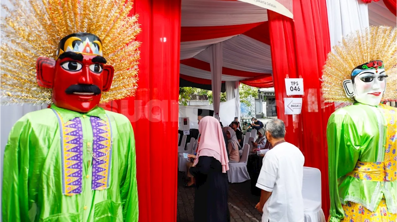 Warga Jakarta Gunakan Hak Pilihnya dalam Pemilihan Gubernur dan Wakil Gubernur