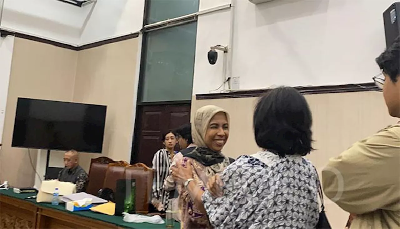 Kejar Keadilan untuk Ibu, Ini Cerita Anak Ike Farida Melawan Kriminalisasi