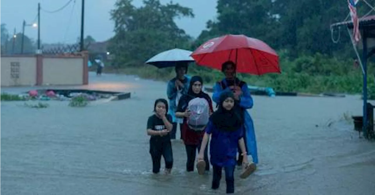 Flood in Terengganu, Kelantan worsen, Johor unchanged