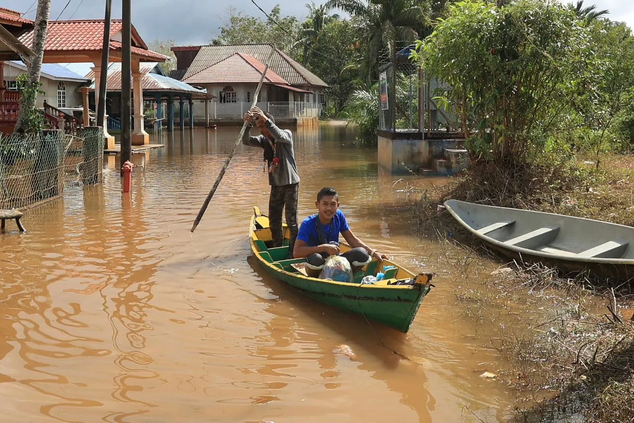 Over 22,000 Flood Victims Evacuated in Six Malaysian States