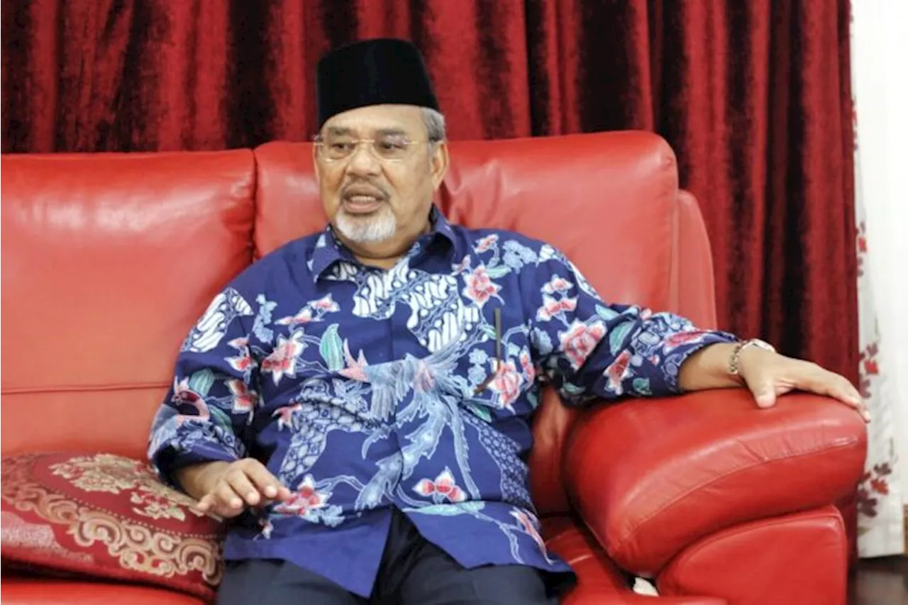 Tajuddin Abdul Rahman's Suspension from UMNO Lifted After Two-Year Wait