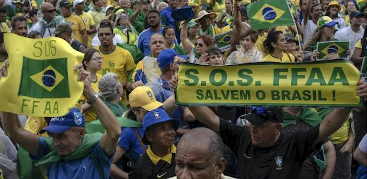 Faixas de golpistas em quartéis eram confeccionadas no Planalto, diz PF