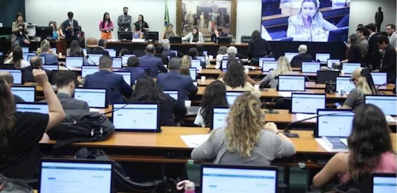 Veja como votaram deputados na CCJ da Câmara em PEC que proíbe aborto