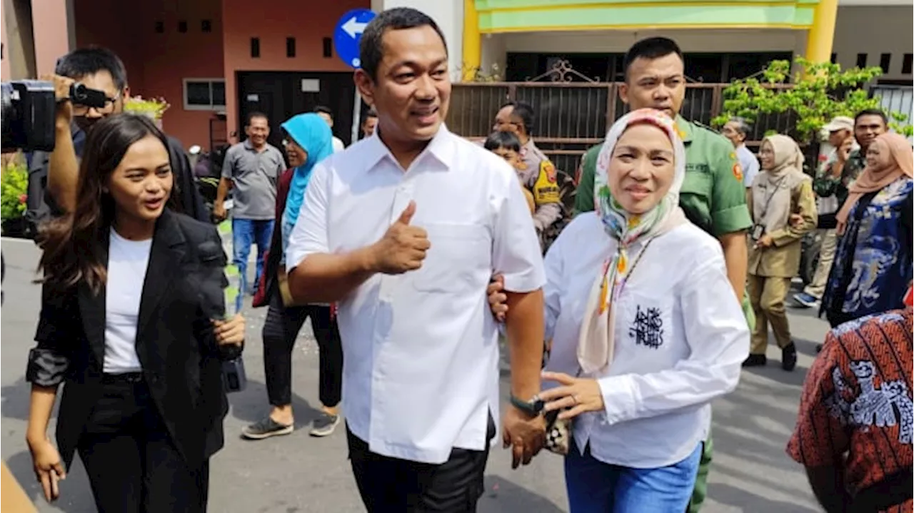 Cawagub Jateng Hendi Nyoblos Bareng Istri di TPS Lempongsari: Bismillah Menang!