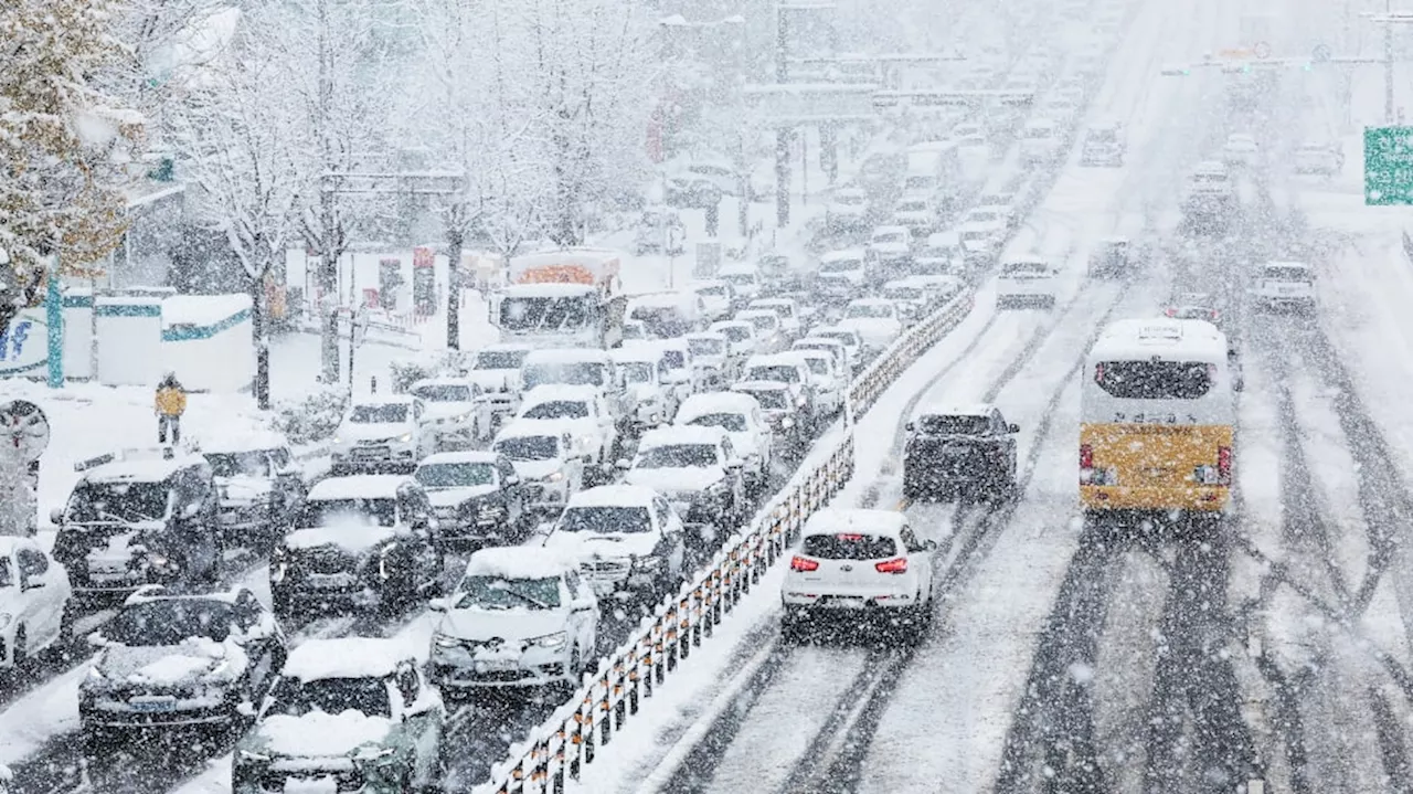 South Korea: Seouls First Snow Of The Season Breaks 117-Year-Old November Snowfall Record