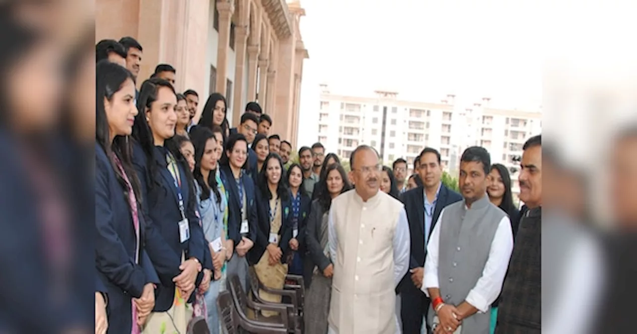 Vasudev Devanani Meets Rajasthan Administrative Trainees, Advises Humble and Impartial Service