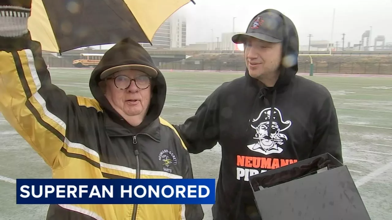 Vince Carpenter Honored With 'Fan of the Year' Award at Neumann-Southern Thanksgiving Game