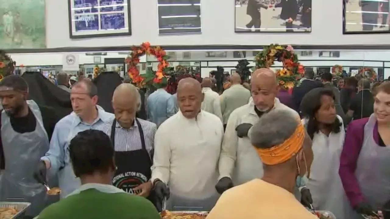 Rev. Al Sharpton, Mayor Adams hosts Thanksgiving dinner for families at National Action Network