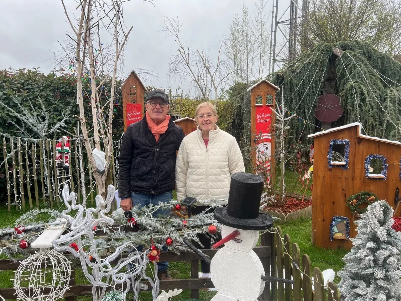 Lutins, ours polaires, nouvel igloo : à Matignon, il rouvre son Jardin magique de Noël