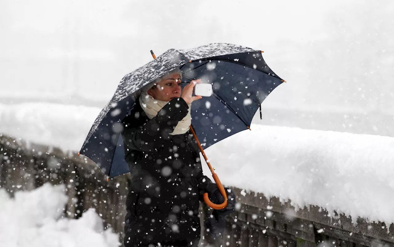 Weekend da brividi, arriva il gelo sull'Italia con neve e pioggia: il meteo