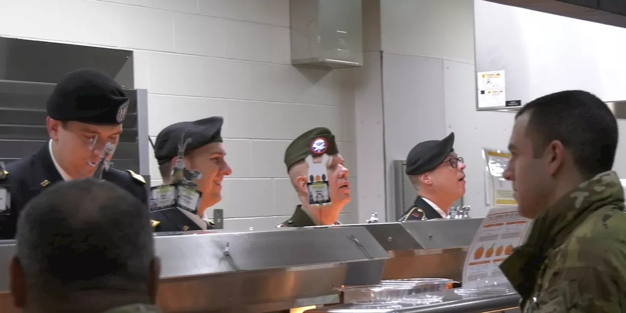 Fort Wainwright Soldiers Enjoy Thanksgiving Meal by Commanding Officers